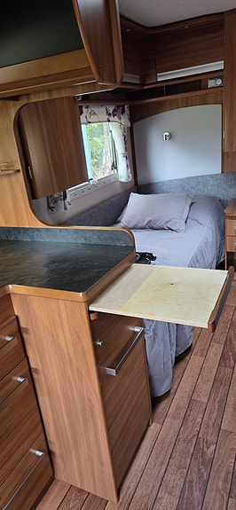 Cabby 650 Caienna 2013 – långbäddar – vintervagn med Alde 8 of 15
