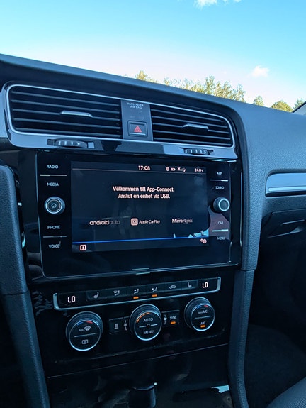 Volkswagen Golf VII 9 of 15
