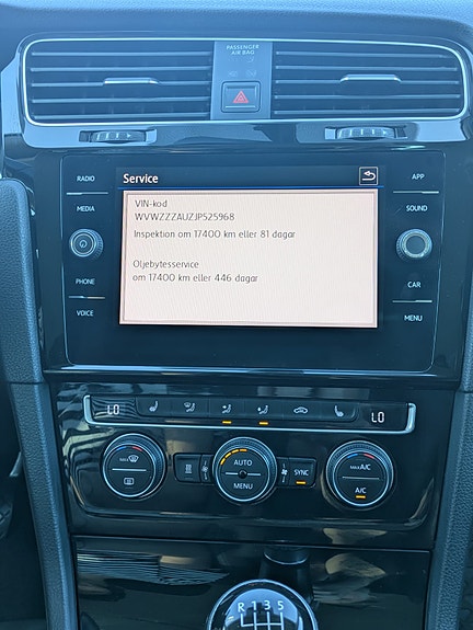 Volkswagen Golf VII 10 of 15