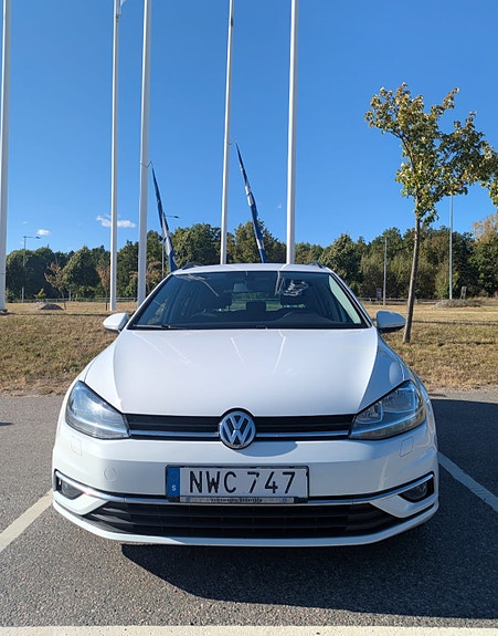 Volkswagen Golf VII 2 of 15