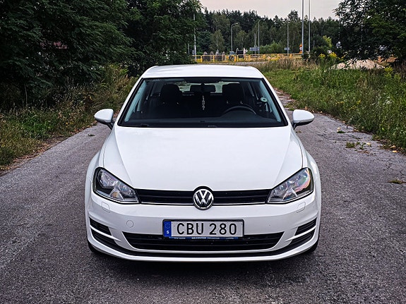 Volkswagen Golf VII 2 of 19
