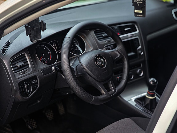 Volkswagen Golf VII 16 of 19