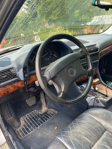 BMW 740iL 7 of 9