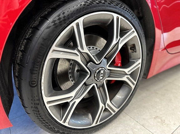 Kia Stinger 12 of 25