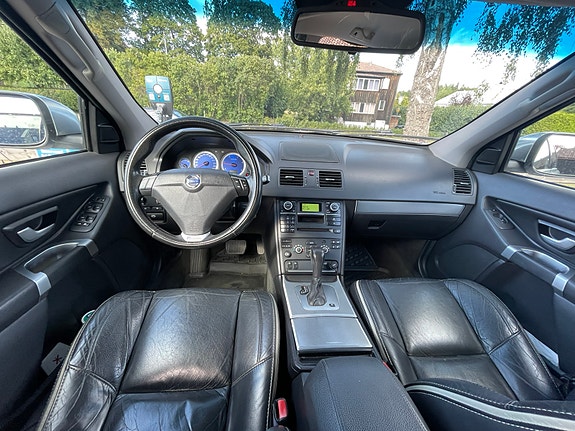 Volvo XC90 3 of 6