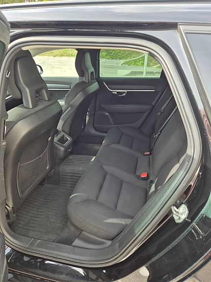 Volvo V90 10 of 21