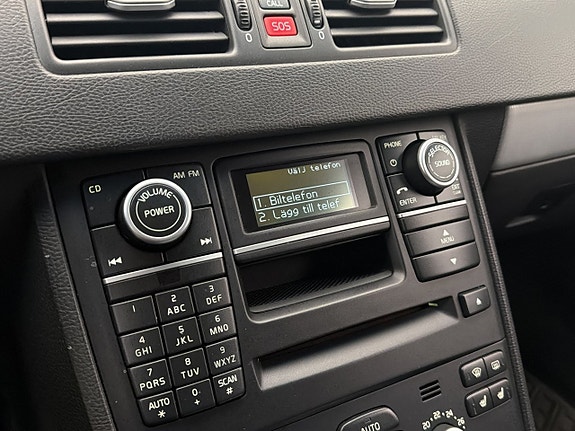 Volvo XC90 26 of 30
