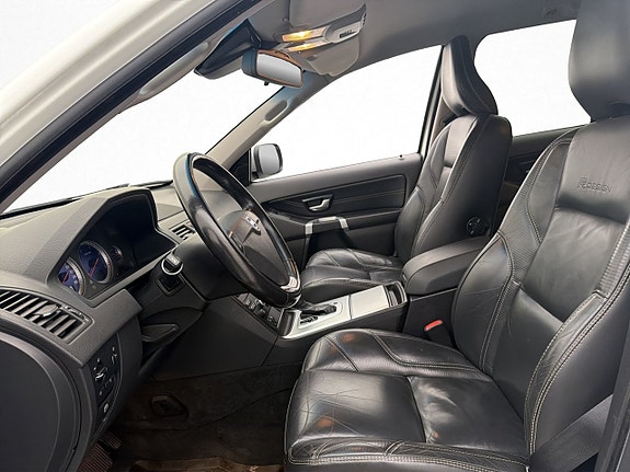 Volvo XC90 24 of 30
