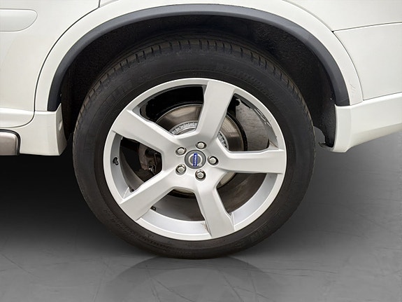 Volvo XC90 11 of 30