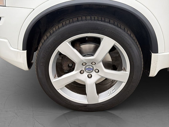 Volvo XC90 10 of 30