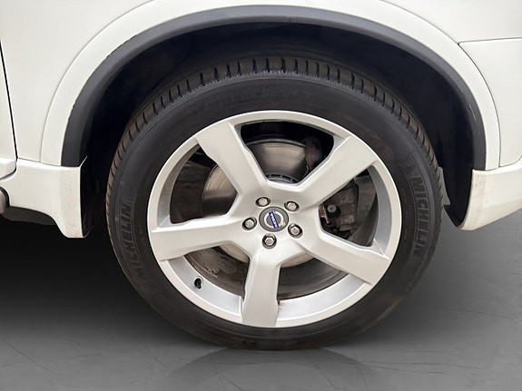 Volvo XC90 13 of 30