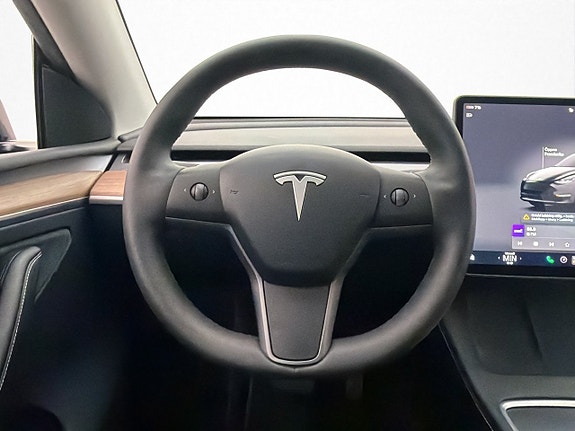 Tesla Model Y 12 of 29