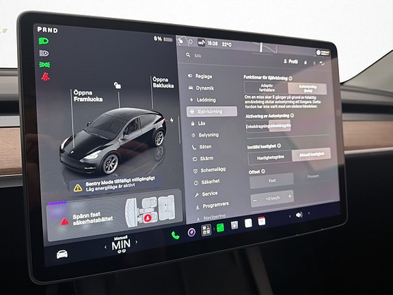 Tesla Model Y 23 of 29