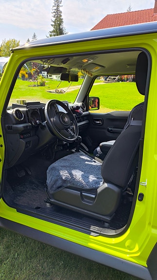 Suzuki Jimny 7 of 9