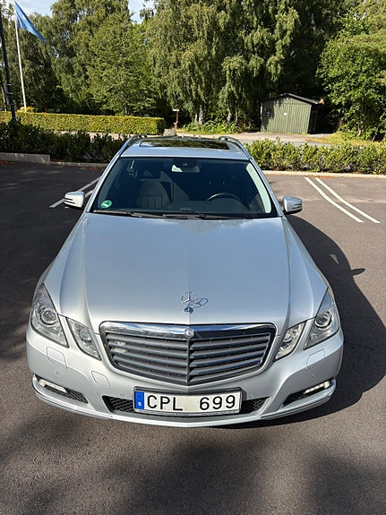 Mercedes-Benz E350 2 of 16