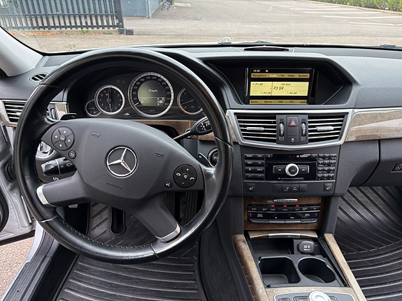Mercedes-Benz E350 15 of 16