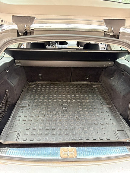 Mercedes-Benz E350 10 of 16
