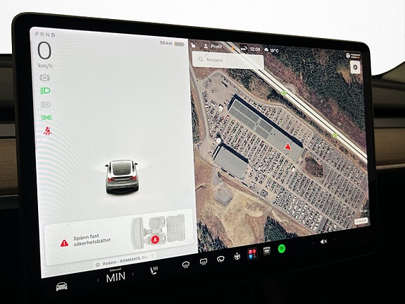 Tesla Model Y 20 of 28