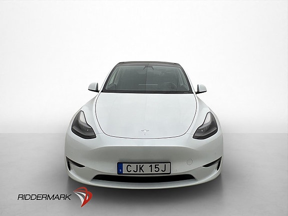 Tesla Model Y 3 of 28