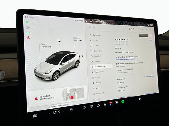 Tesla Model Y 24 of 28