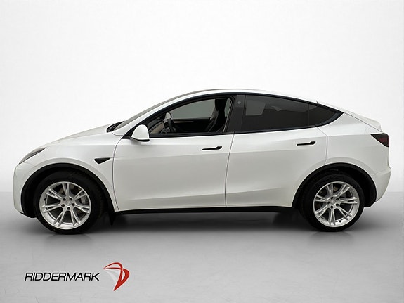 Tesla Model Y 5 of 28
