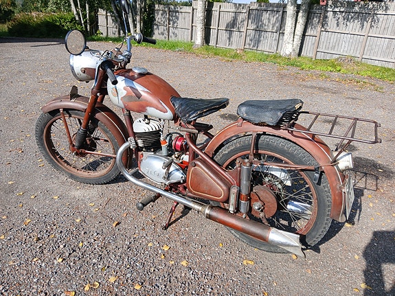 Monark M402 2 of 5