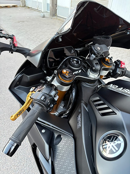 Yamaha R1 Toppskick, påkostad & Brembo-kit 9 of 21