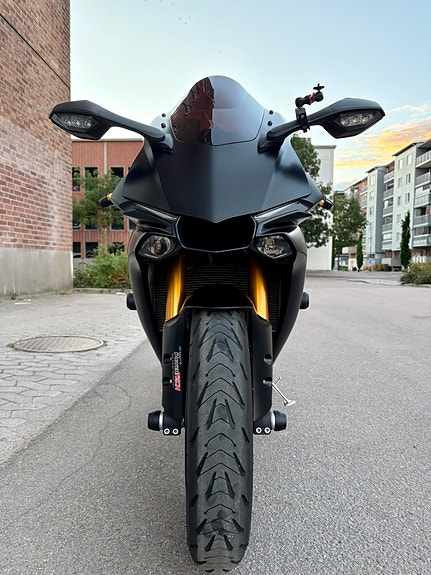 Yamaha R1 Toppskick, påkostad & Brembo-kit 3 of 21