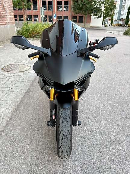 Yamaha R1 Toppskick, påkostad & Brembo-kit 2 of 21