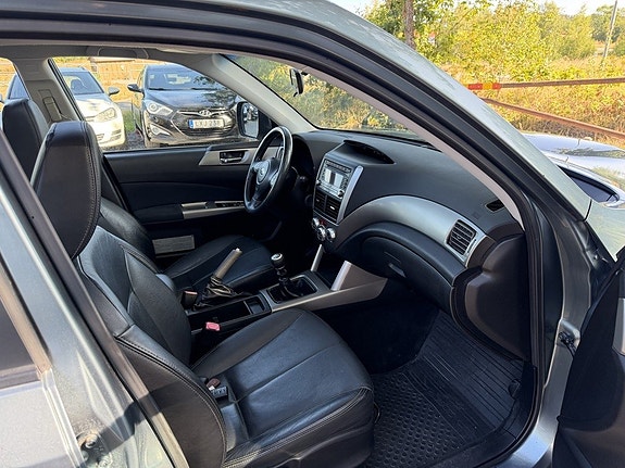 Subaru Forester 10 of 22