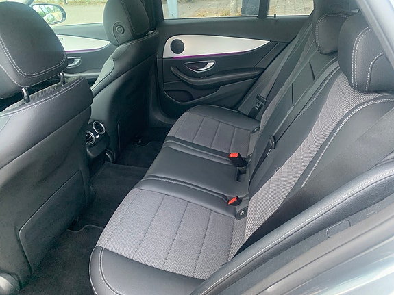 Mercedes-Benz E220 7 of 7