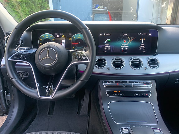 Mercedes-Benz E220 6 of 7