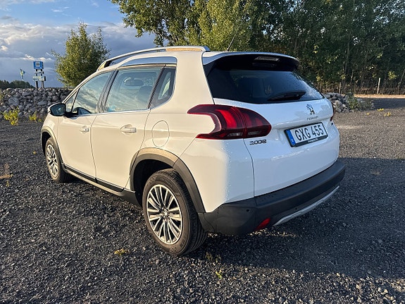 Peugeot 2008 3 of 5