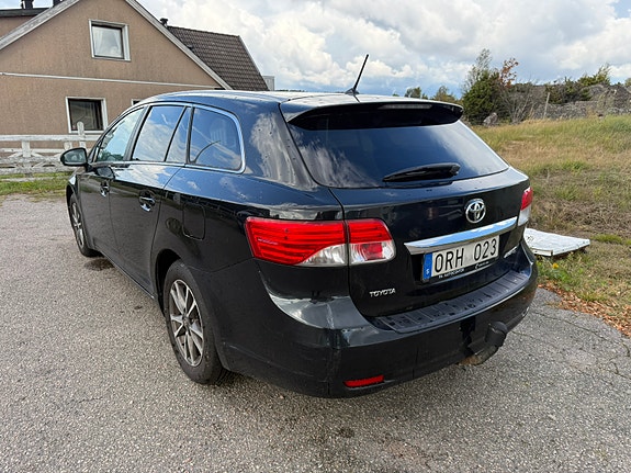 Toyota Avensis 3 of 11