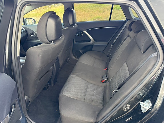 Toyota Avensis 7 of 11