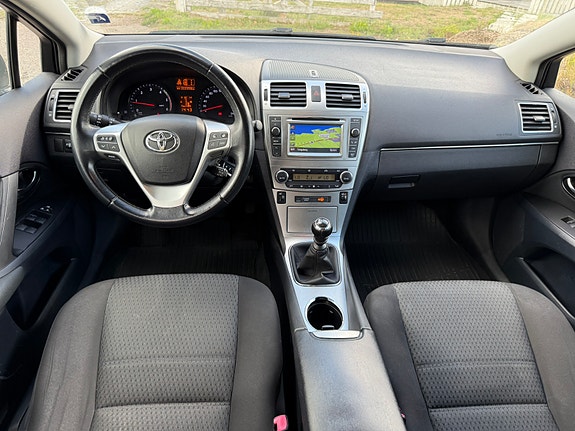 Toyota Avensis 4 of 11
