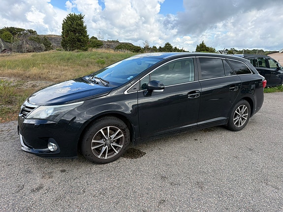 Toyota Avensis 2 of 11