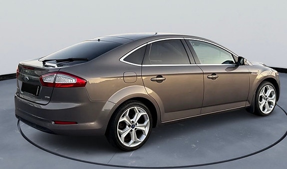 Ford Mondeo 2 of 7