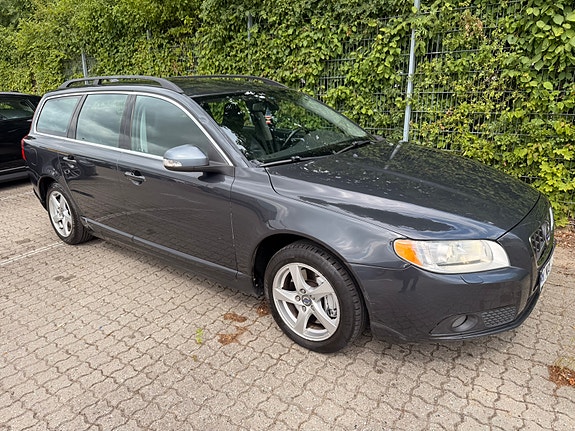 Volvo V70 7 of 9