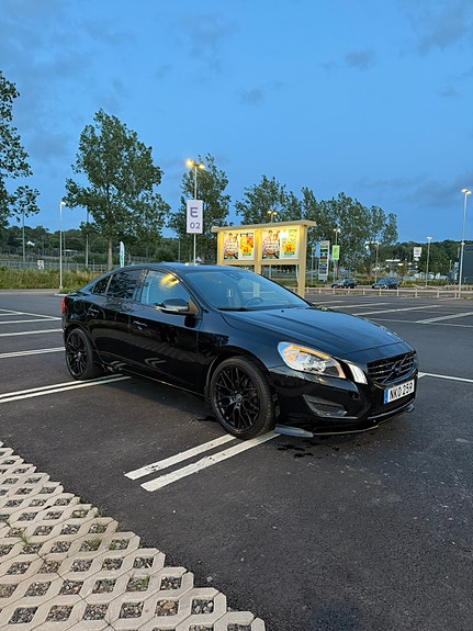 Volvo S60 3 of 10