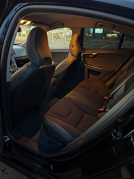 Volvo S60 7 of 10