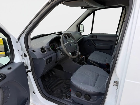 Ford Transit Connect 19 of 27