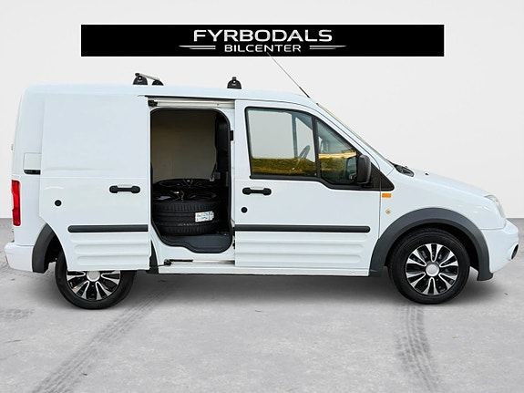 Ford Transit Connect 14 of 27