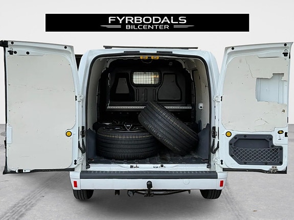 Ford Transit Connect 13 of 27