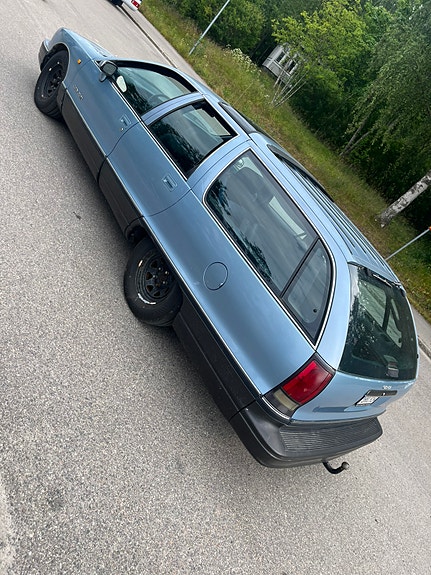 Oldsmobile Custom Cruiser 2 of 8