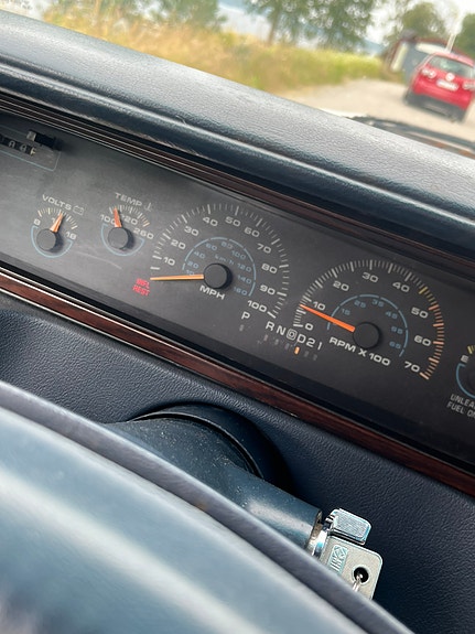 Oldsmobile Custom Cruiser 8 of 8
