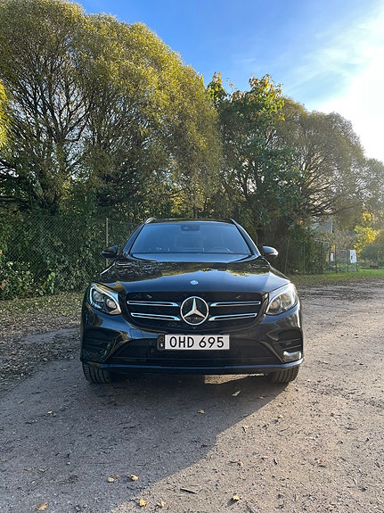 Mercedes-Benz GLC350 e 2 of 12
