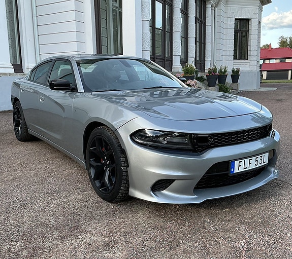 Dodge Charger 2 of 15