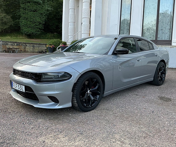 Dodge Charger 7 of 15