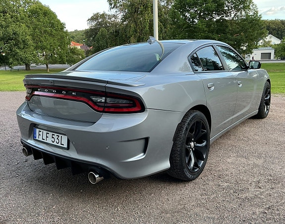 Dodge Charger 5 of 15